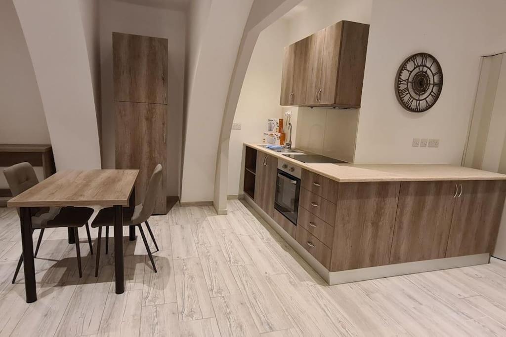 Highly Finished Studio Home In 발레타 외부 사진